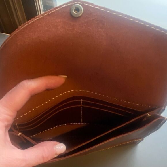 Portland Leather ENVELOPE CONVERTIBLE CROSSBODY and matching mini envelope walle - Picture 11 of 11